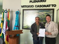 Assessor parlamentar Edinei Selli visita Monte Belo do Sul