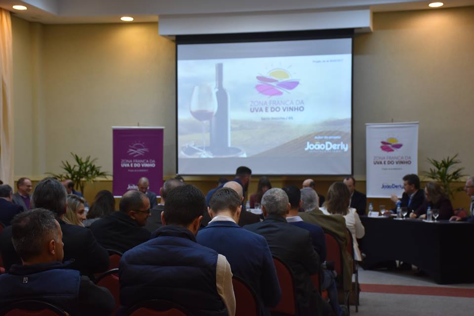 Bento Gonçalves discute a Zona Franca da Uva e do Vinho