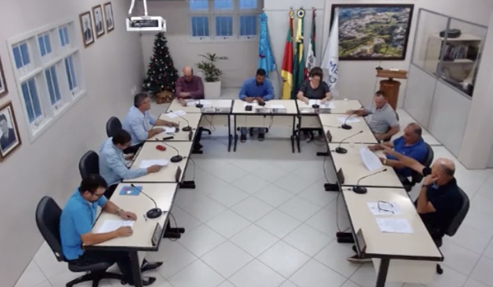 Câmara aprova projetos em Sessão Extraordinária 