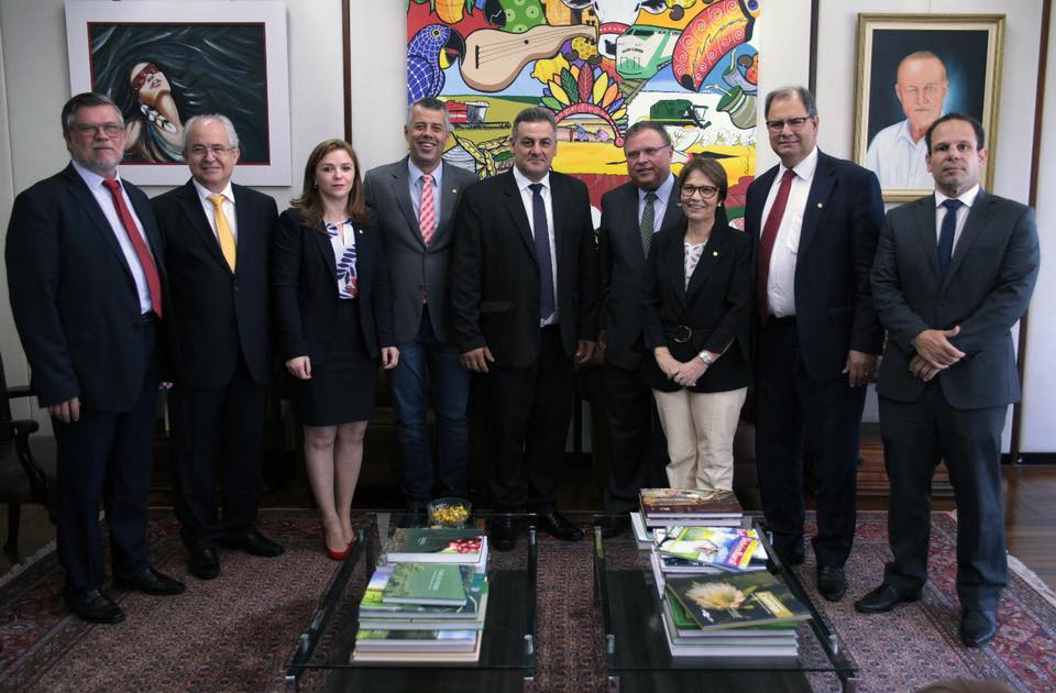 Carta Aberta elaborada no II Fórum de Debate do Setor Vitivinícola é entregue em Brasília 