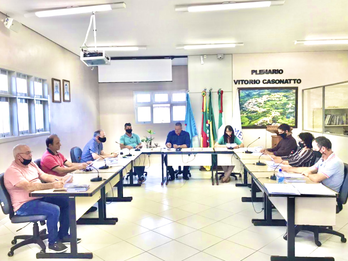 Dois projetos são aprovados por unanimidade de votos na sessão extraordinária 