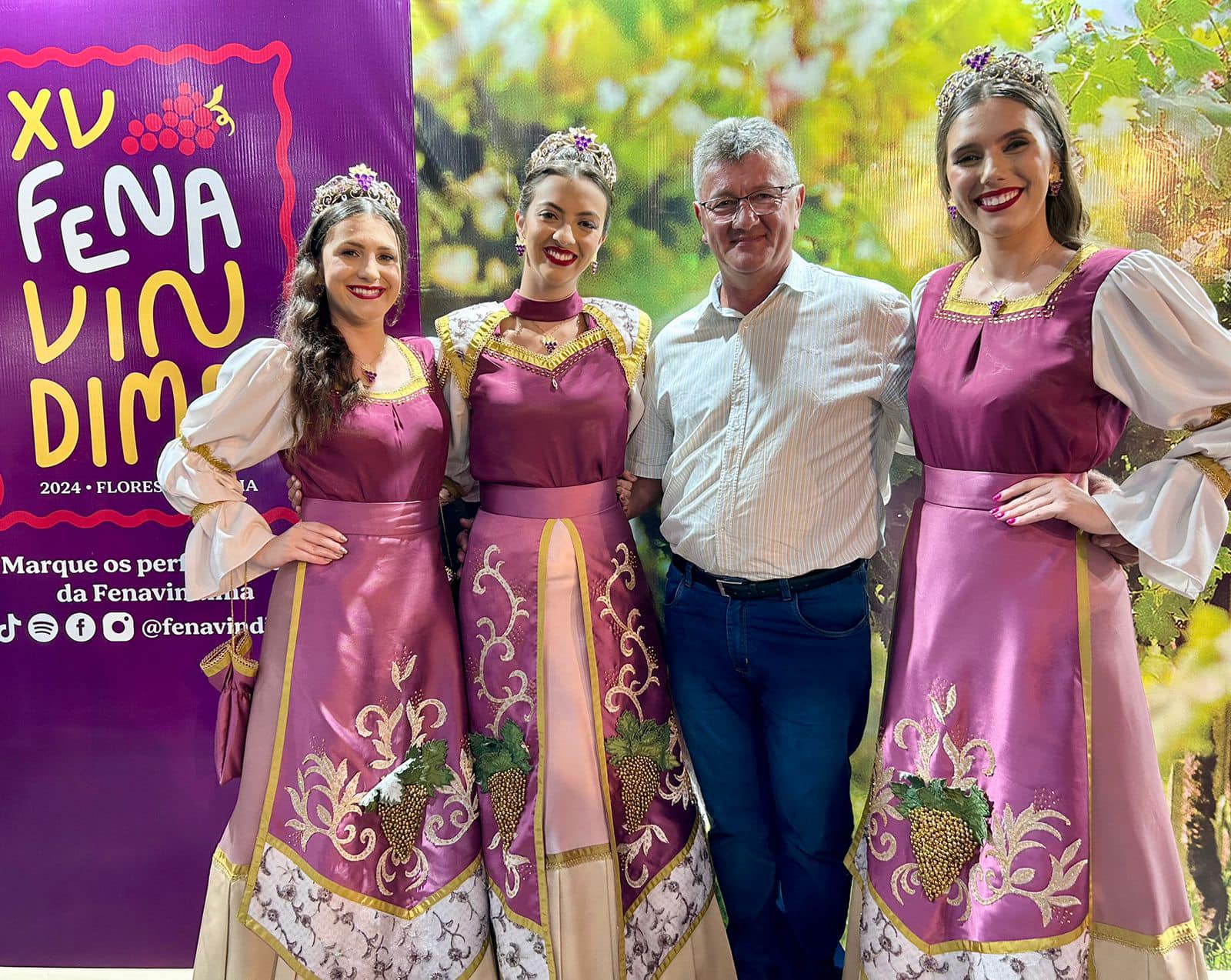 Luciano Bombassaro prestigia erimônia de abertura da 15ª edição da Festa Nacional da Vindima 