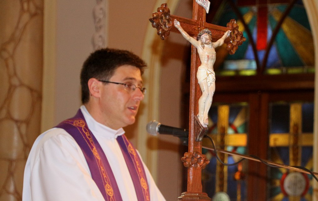 Pároco Vinicius Fedrizzi Caberlon receberá Portaria de Louvor e Agradecimento 