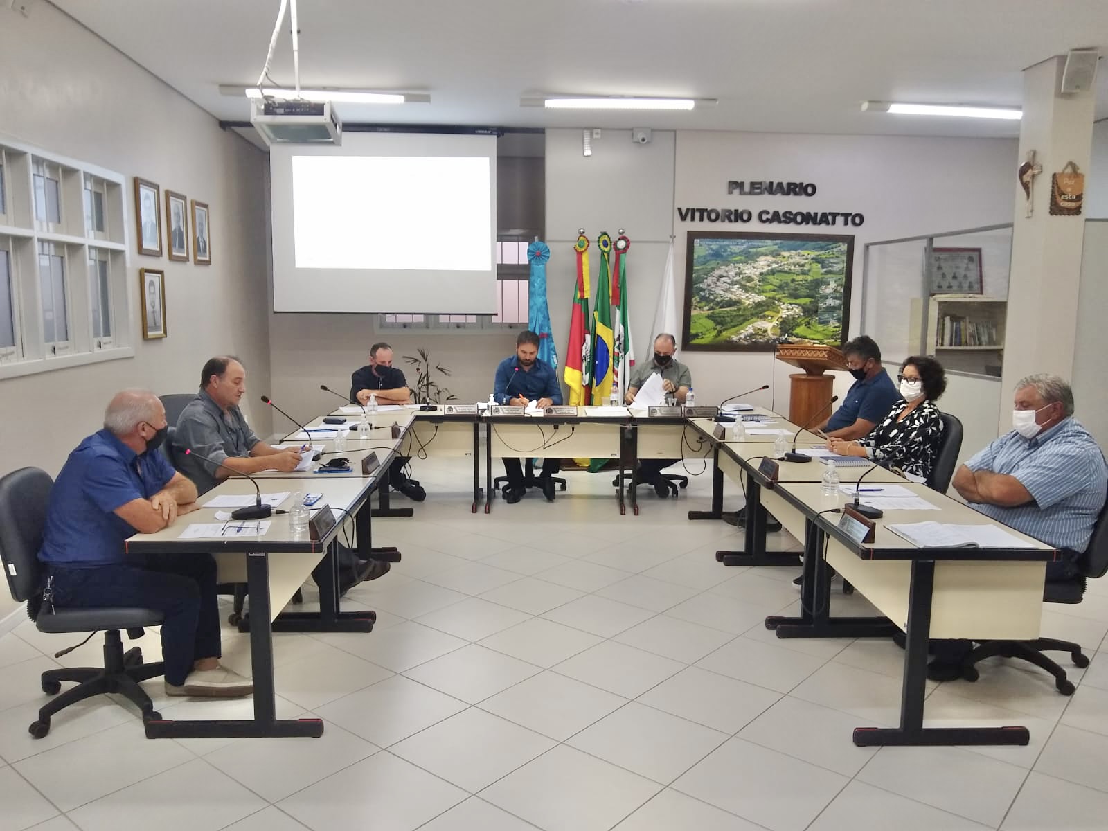 Três matérias são aprovadas por unanimidade de votos  