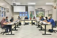 Vereadores aprovam três projetos e uma moção