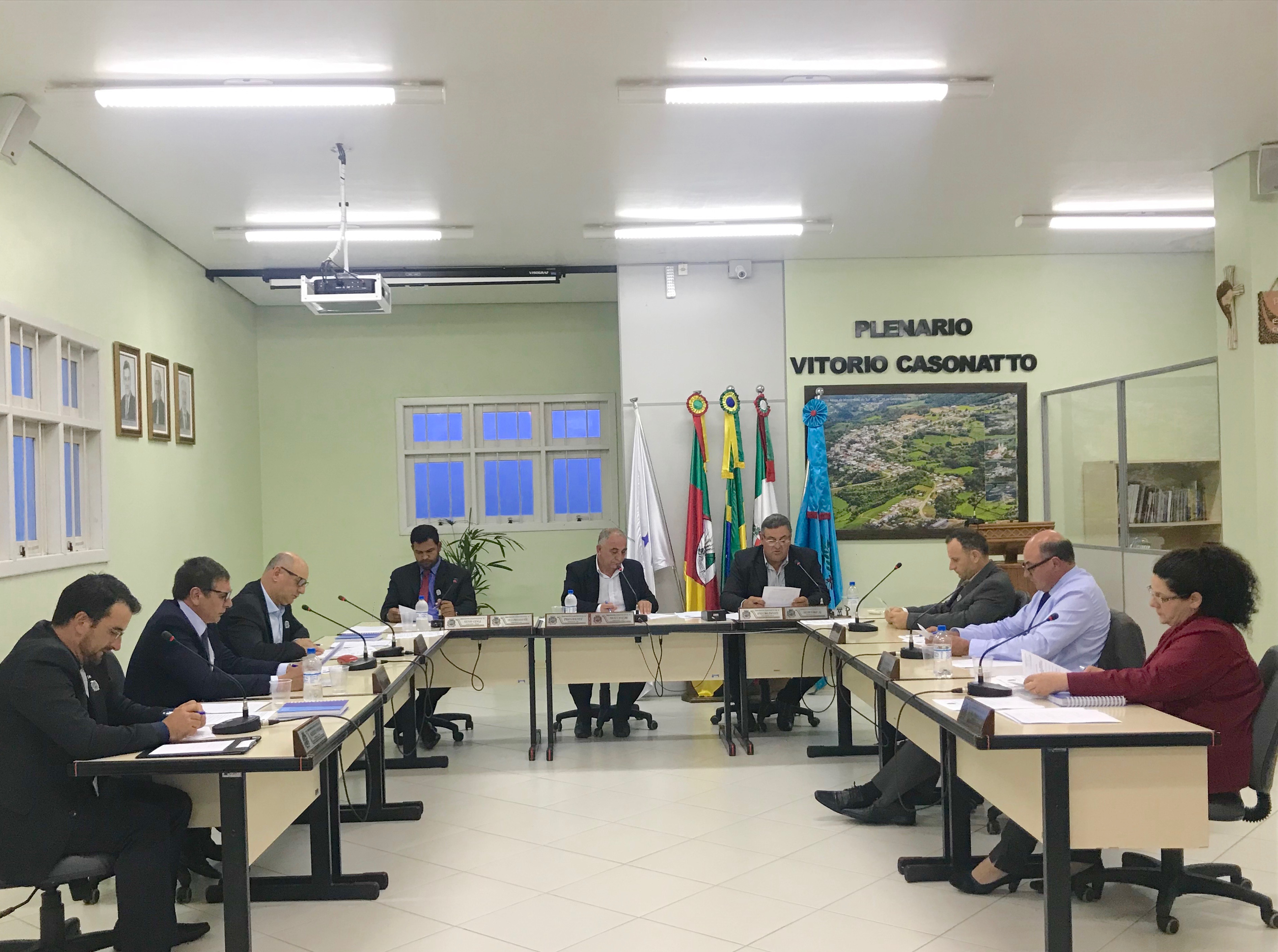 Vereadores aprovam três projetos por unanimidade de votos